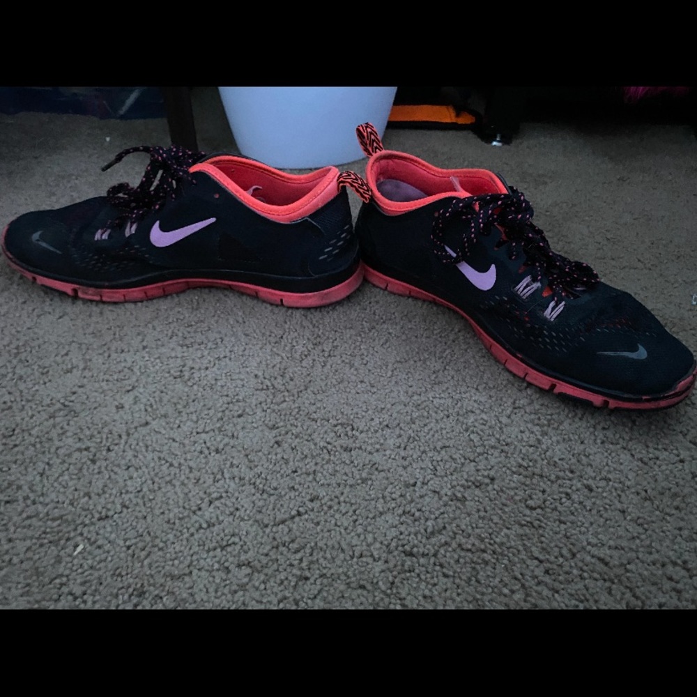 size 7 womens nikes
